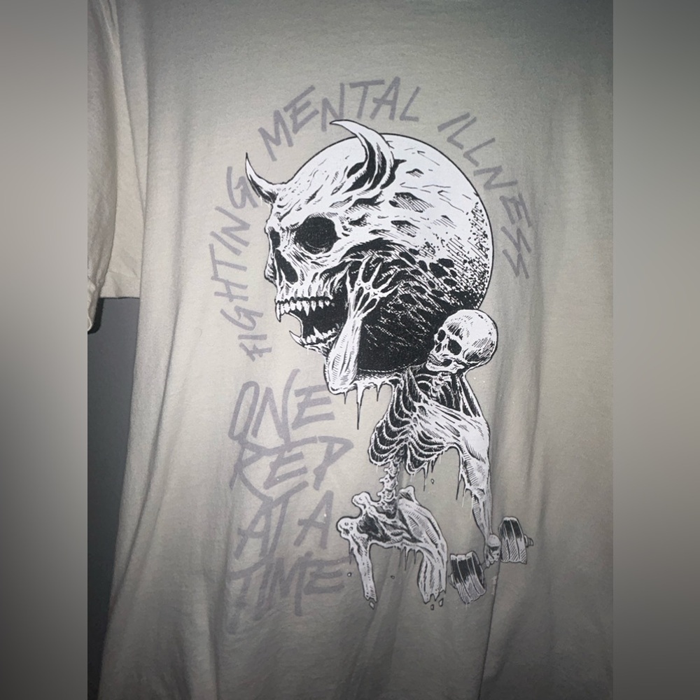 Gym shirt size L